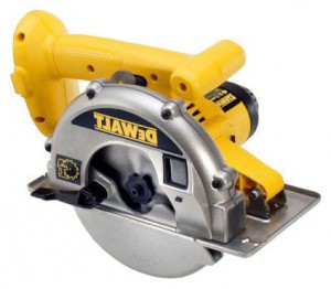 Comprar sierra circular DeWALT DW934 en línea, Foto y características
